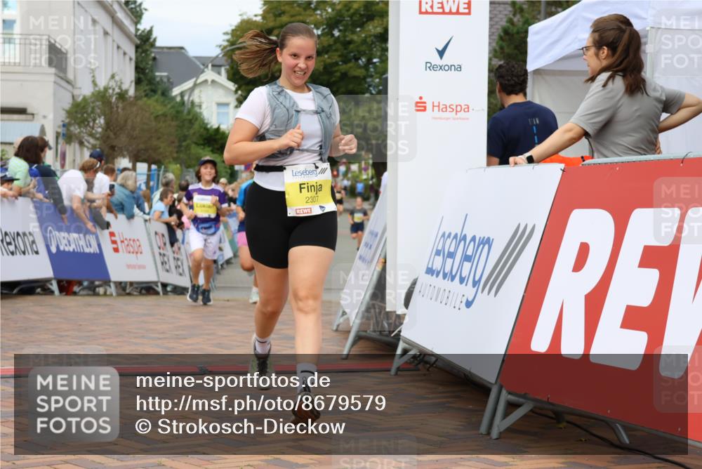 31.08.2025 - 21. Blankeneser Heldenlauf Strokosch-Dieckow http://msf.ph/oto/8679579 31.08.2025 10:31:15 Ziel 2437, 2324, 2147, 2121, 2307, 2399, 2103 meine-sportfotos.de