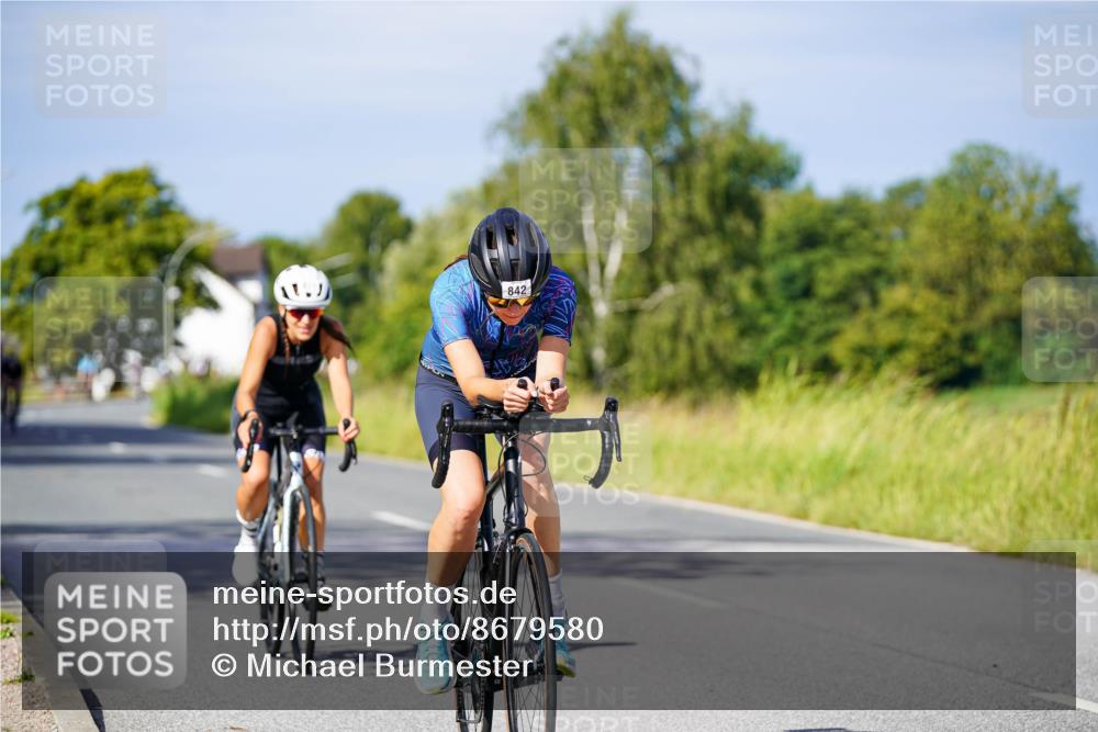 31.08.2025 - Elbe Triathlon Hamburg Michael Burmester http://msf.ph/oto/8679580 31.08.2025 10:39:14 Radfahren 842, 871, 979 meine-sportfotos.de