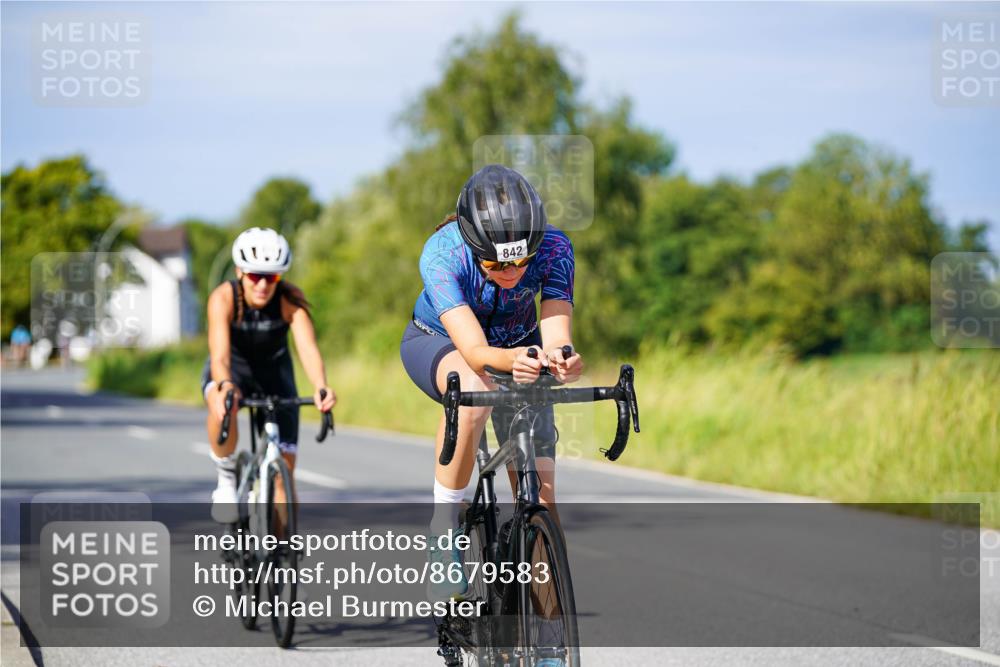 31.08.2025 - Elbe Triathlon Hamburg Michael Burmester http://msf.ph/oto/8679583 31.08.2025 10:39:14 Radfahren 842, 871, 979 meine-sportfotos.de