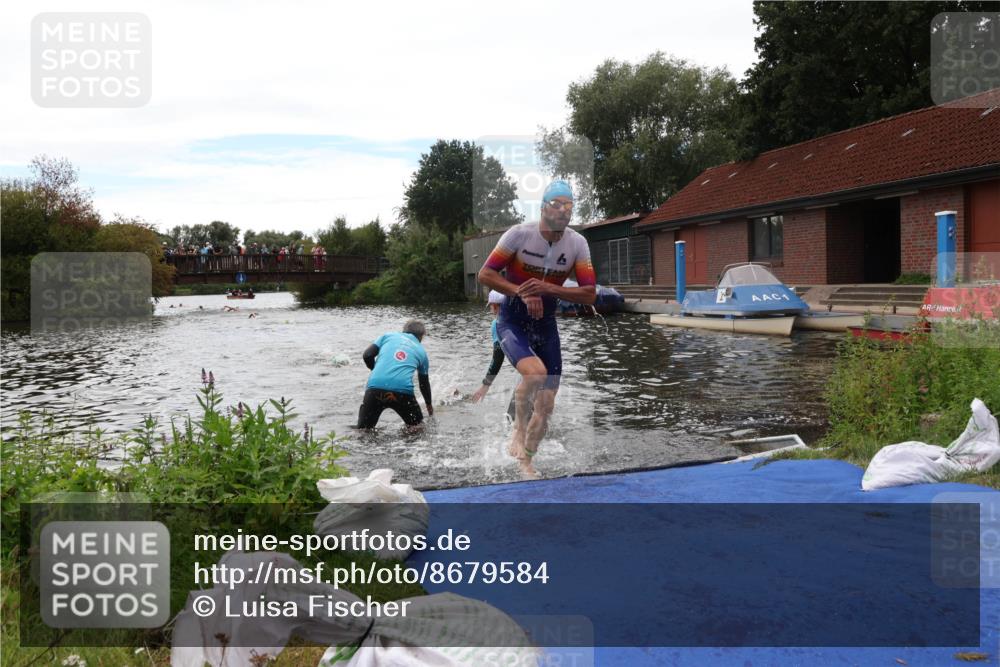 31.08.2025 - Elbe Triathlon Hamburg Luisa Fischer http://msf.ph/oto/8679584 31.08.2025 14:02:58 Schwimmen 122, 148, 160 meine-sportfotos.de