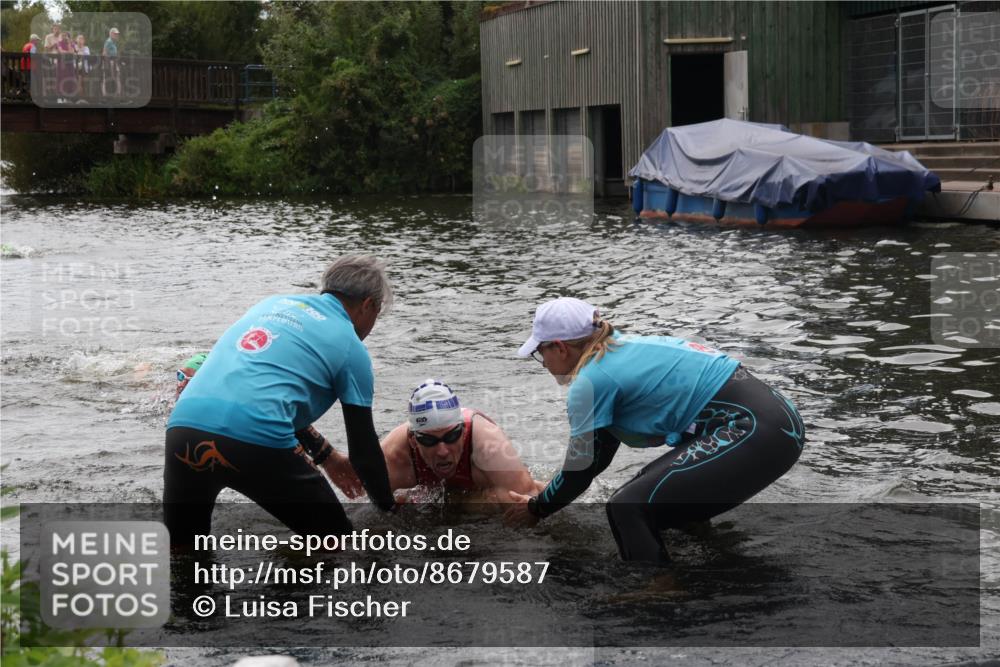 31.08.2025 - Elbe Triathlon Hamburg Luisa Fischer http://msf.ph/oto/8679587 31.08.2025 14:03:00 Schwimmen 122, 148, 160 meine-sportfotos.de