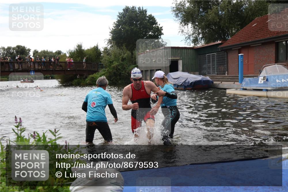 31.08.2025 - Elbe Triathlon Hamburg Luisa Fischer http://msf.ph/oto/8679593 31.08.2025 14:03:01 Schwimmen 122, 148, 160 meine-sportfotos.de