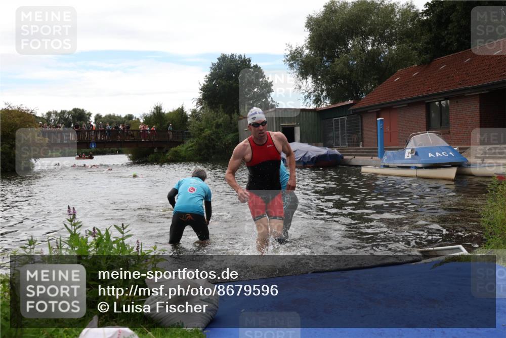 31.08.2025 - Elbe Triathlon Hamburg Luisa Fischer http://msf.ph/oto/8679596 31.08.2025 14:03:02 Schwimmen 122, 148, 160 meine-sportfotos.de