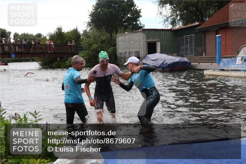 31.08.2025 - Elbe Triathlon Hamburg Luisa Fischer http://msf.ph/oto/8679607 31.08.2025 14:03:05 Schwimmen 122, 148 meine-sportfotos.de