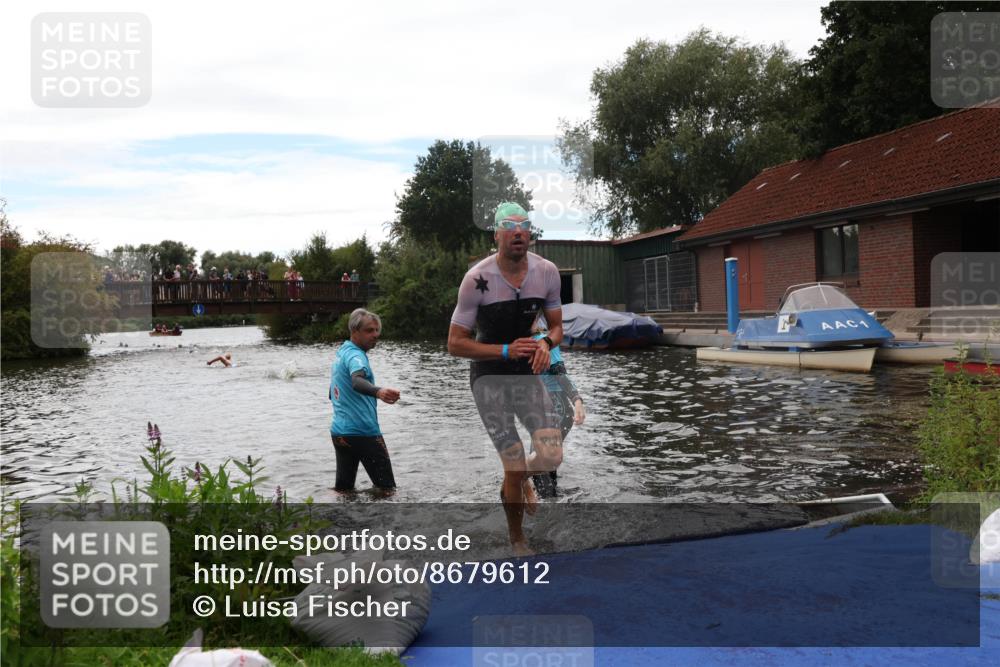 31.08.2025 - Elbe Triathlon Hamburg Luisa Fischer http://msf.ph/oto/8679612 31.08.2025 14:03:06 Schwimmen 122, 148 meine-sportfotos.de