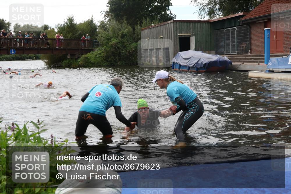 31.08.2025 - Elbe Triathlon Hamburg Luisa Fischer http://msf.ph/oto/8679623 31.08.2025 14:03:23 Schwimmen 134 meine-sportfotos.de