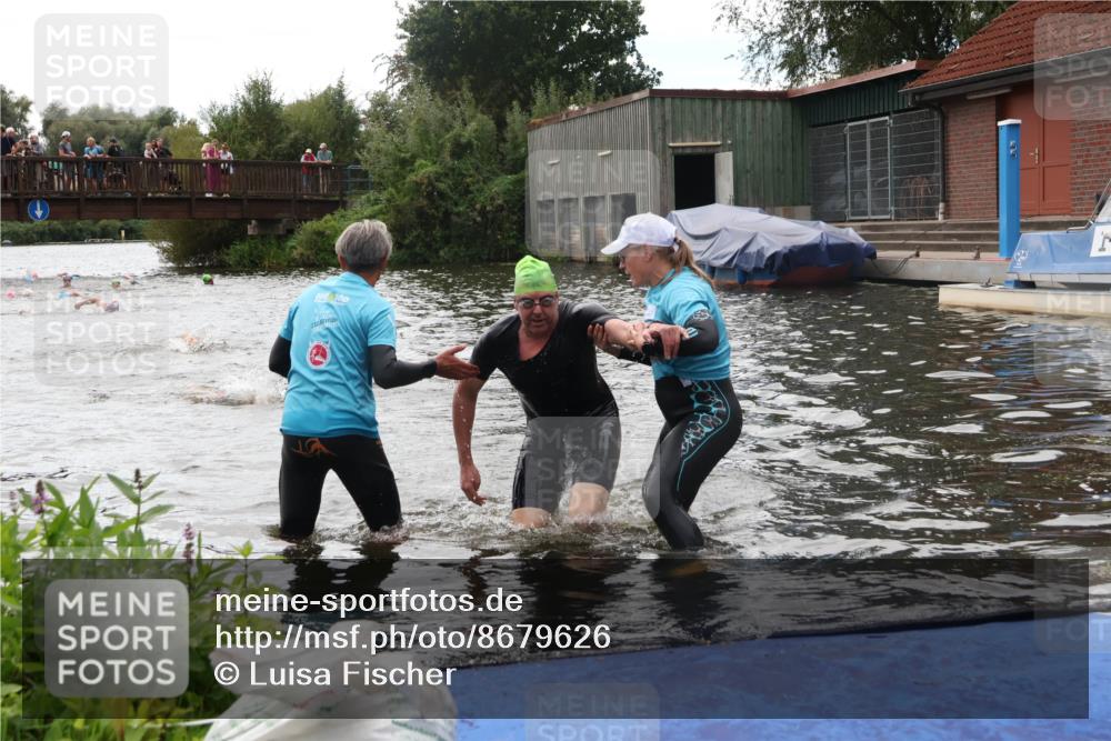 31.08.2025 - Elbe Triathlon Hamburg Luisa Fischer http://msf.ph/oto/8679626 31.08.2025 14:03:24 Schwimmen 127, 134 meine-sportfotos.de