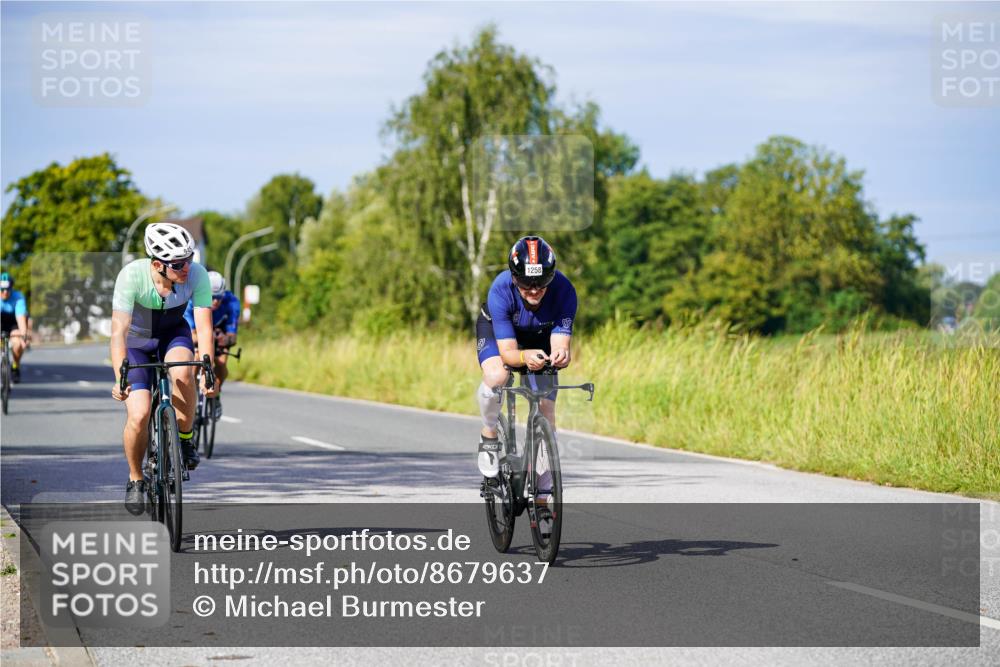 31.08.2025 - Elbe Triathlon Hamburg Michael Burmester http://msf.ph/oto/8679637 31.08.2025 10:39:29 Radfahren 836, 945, 1037, 1107, 1258, 1265 meine-sportfotos.de