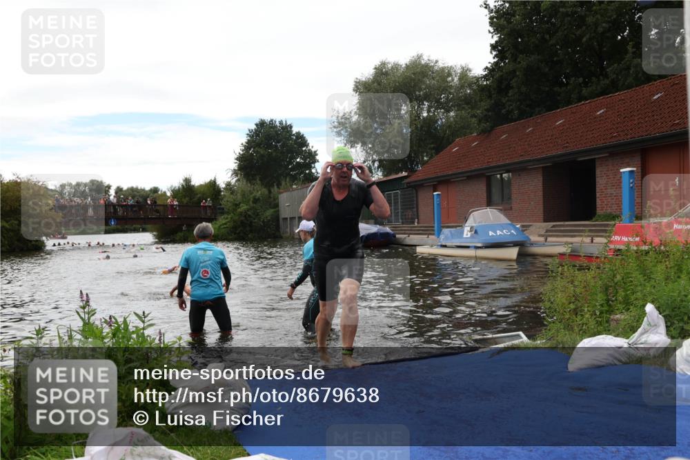 31.08.2025 - Elbe Triathlon Hamburg Luisa Fischer http://msf.ph/oto/8679638 31.08.2025 14:03:26 Schwimmen 127, 134 meine-sportfotos.de