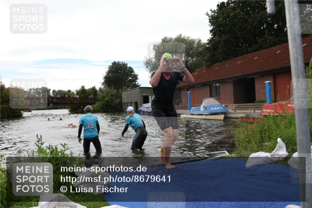 31.08.2025 - Elbe Triathlon Hamburg Luisa Fischer http://msf.ph/oto/8679641 31.08.2025 14:03:27 Schwimmen 127, 134 meine-sportfotos.de