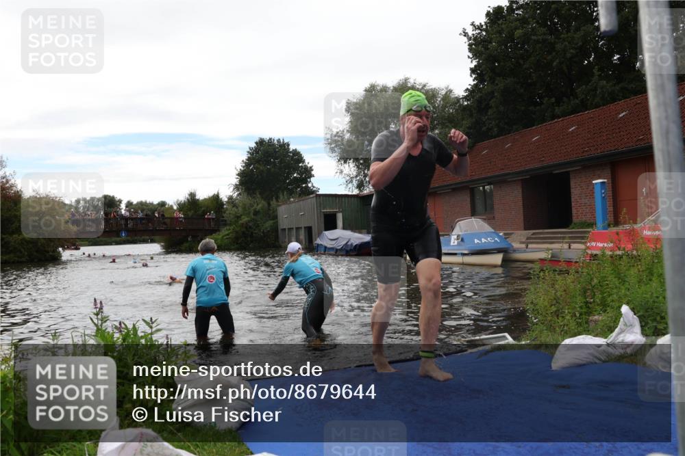 31.08.2025 - Elbe Triathlon Hamburg Luisa Fischer http://msf.ph/oto/8679644 31.08.2025 14:03:27 Schwimmen 127, 134 meine-sportfotos.de