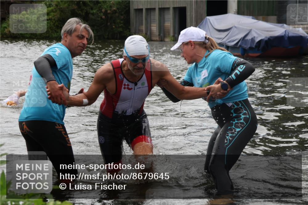 31.08.2025 - Elbe Triathlon Hamburg Luisa Fischer http://msf.ph/oto/8679645 31.08.2025 14:03:31 Schwimmen 127, 134 meine-sportfotos.de