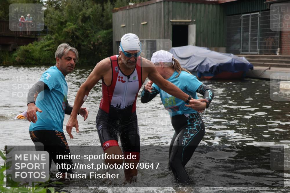 31.08.2025 - Elbe Triathlon Hamburg Luisa Fischer http://msf.ph/oto/8679647 31.08.2025 14:03:32 Schwimmen 127, 134, 136 meine-sportfotos.de