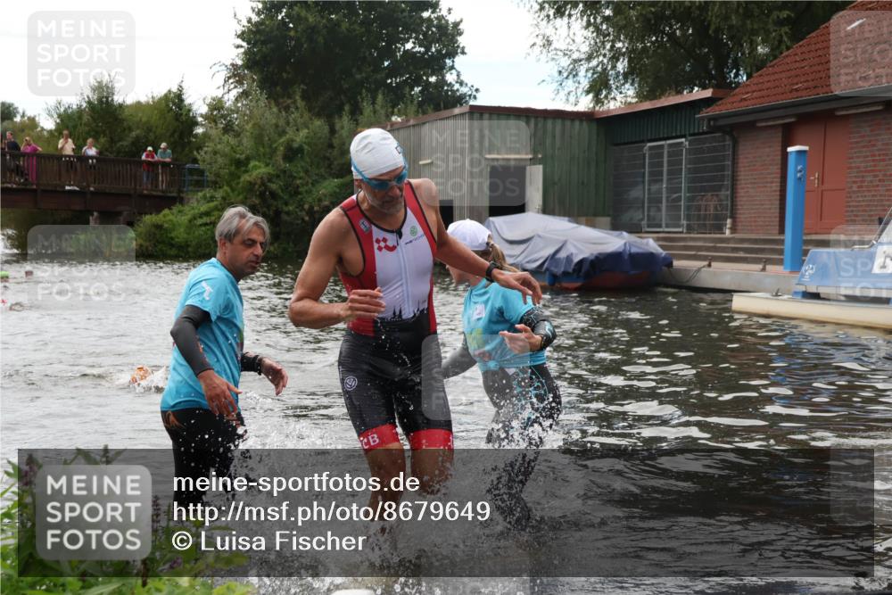 31.08.2025 - Elbe Triathlon Hamburg Luisa Fischer http://msf.ph/oto/8679649 31.08.2025 14:03:32 Schwimmen 127, 134, 136 meine-sportfotos.de