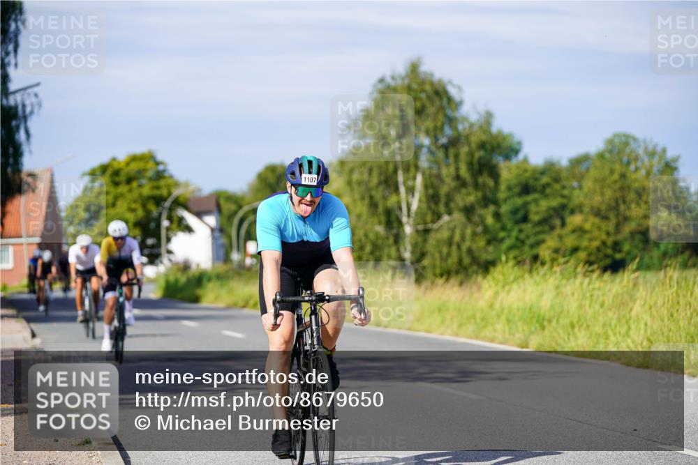 31.08.2025 - Elbe Triathlon Hamburg Michael Burmester http://msf.ph/oto/8679650 31.08.2025 10:39:32 Radfahren 812, 836, 945, 1037, 1107, 1258, 1265 meine-sportfotos.de