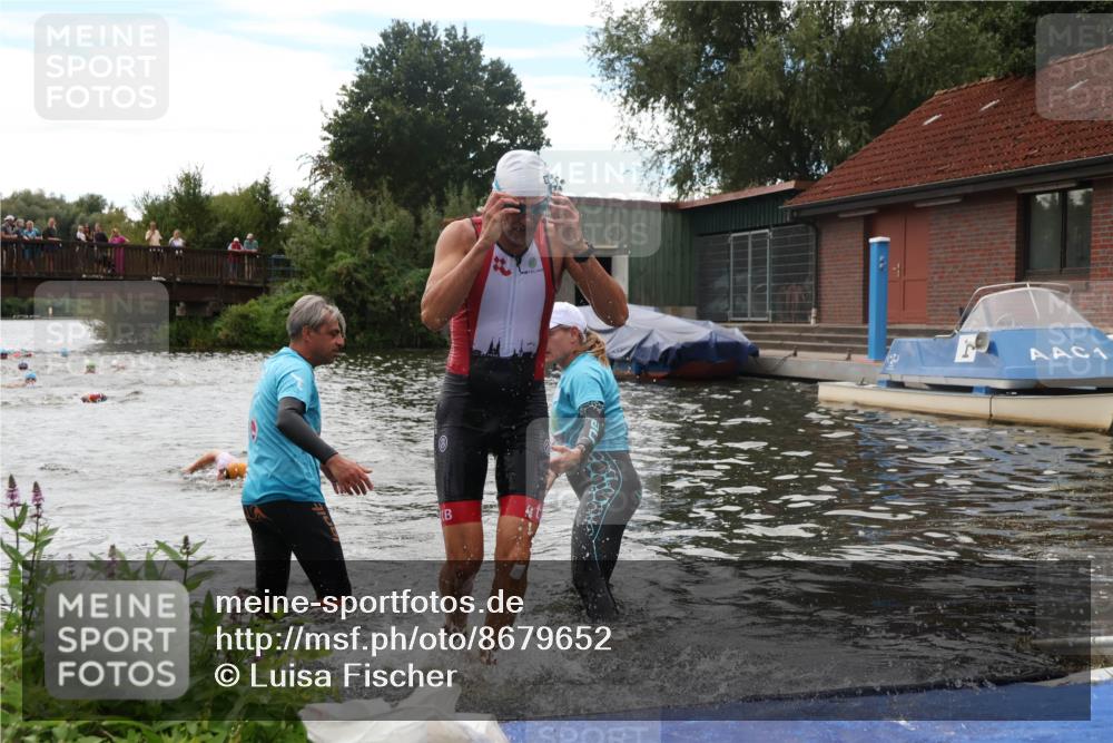 31.08.2025 - Elbe Triathlon Hamburg Luisa Fischer http://msf.ph/oto/8679652 31.08.2025 14:03:32 Schwimmen 127, 134, 136 meine-sportfotos.de