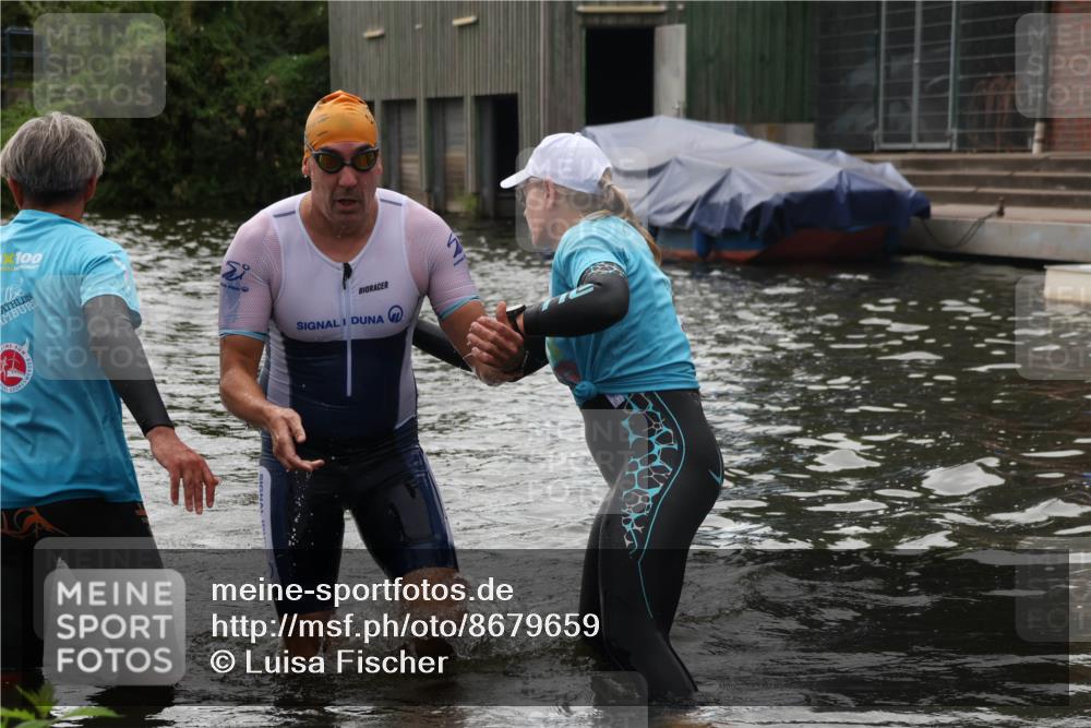 31.08.2025 - Elbe Triathlon Hamburg Luisa Fischer http://msf.ph/oto/8679659 31.08.2025 14:03:40 Schwimmen 136 meine-sportfotos.de