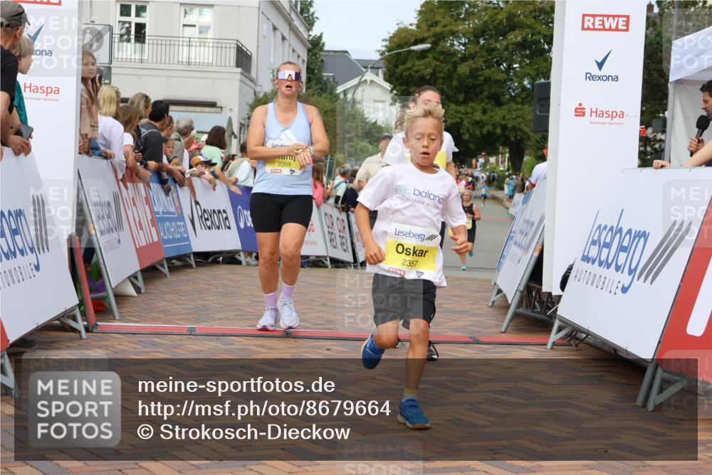 31.08.2025 - 21. Blankeneser Heldenlauf Strokosch-Dieckow http://msf.ph/oto/8679664 31.08.2025 10:25:10 Ziel 2641, 2357, 2183, 2717, 2285, 2286, 2331, 2053, 2359, 2661 meine-sportfotos.de