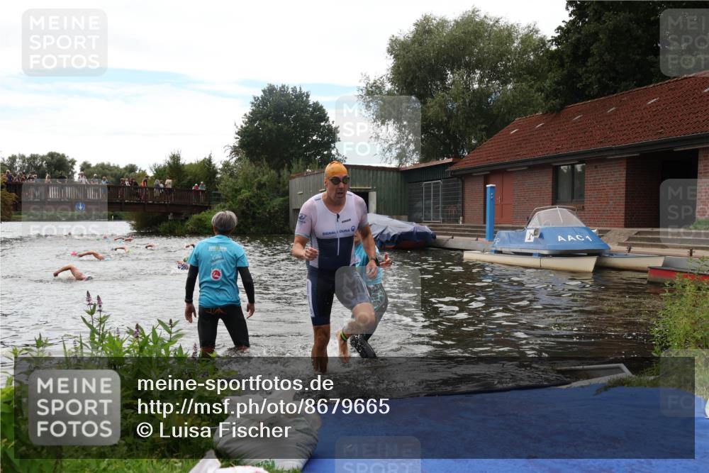 31.08.2025 - Elbe Triathlon Hamburg Luisa Fischer http://msf.ph/oto/8679665 31.08.2025 14:03:41 Schwimmen 136 meine-sportfotos.de