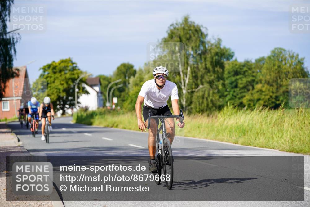 31.08.2025 - Elbe Triathlon Hamburg Michael Burmester http://msf.ph/oto/8679668 31.08.2025 10:39:35 Radfahren 812, 836, 937, 1037, 1075, 1091, 1107 meine-sportfotos.de