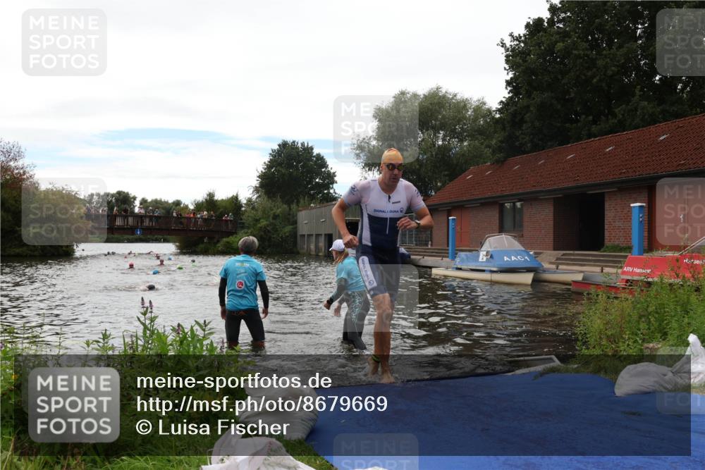 31.08.2025 - Elbe Triathlon Hamburg Luisa Fischer http://msf.ph/oto/8679669 31.08.2025 14:03:42 Schwimmen 136 meine-sportfotos.de