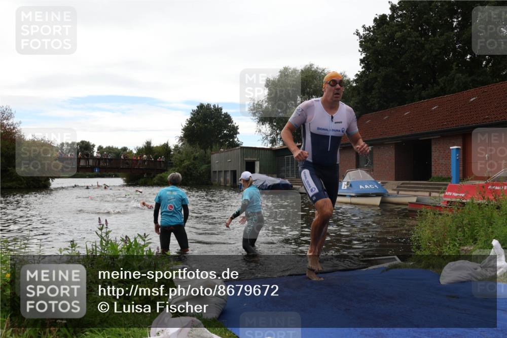 31.08.2025 - Elbe Triathlon Hamburg Luisa Fischer http://msf.ph/oto/8679672 31.08.2025 14:03:42 Schwimmen 136 meine-sportfotos.de