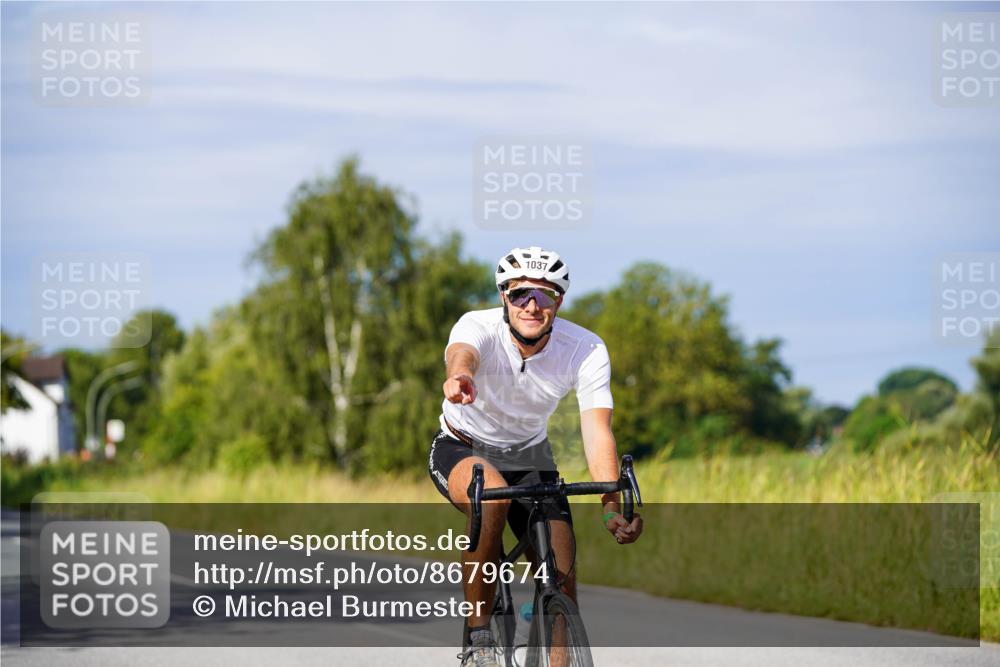 31.08.2025 - Elbe Triathlon Hamburg Michael Burmester http://msf.ph/oto/8679674 31.08.2025 10:39:36 Radfahren 812, 836, 937, 1037, 1075, 1091, 1107 meine-sportfotos.de
