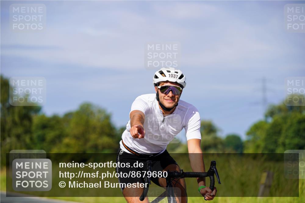 31.08.2025 - Elbe Triathlon Hamburg Michael Burmester http://msf.ph/oto/8679680 31.08.2025 10:39:36 Radfahren 812, 836, 937, 1037, 1075, 1091, 1107 meine-sportfotos.de