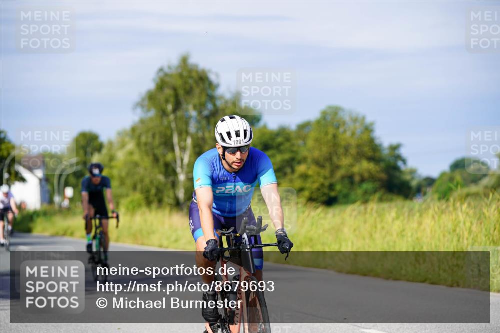 31.08.2025 - Elbe Triathlon Hamburg Michael Burmester http://msf.ph/oto/8679693 31.08.2025 10:39:40 Radfahren 762, 812, 937, 961, 1075, 1091, 1149 meine-sportfotos.de