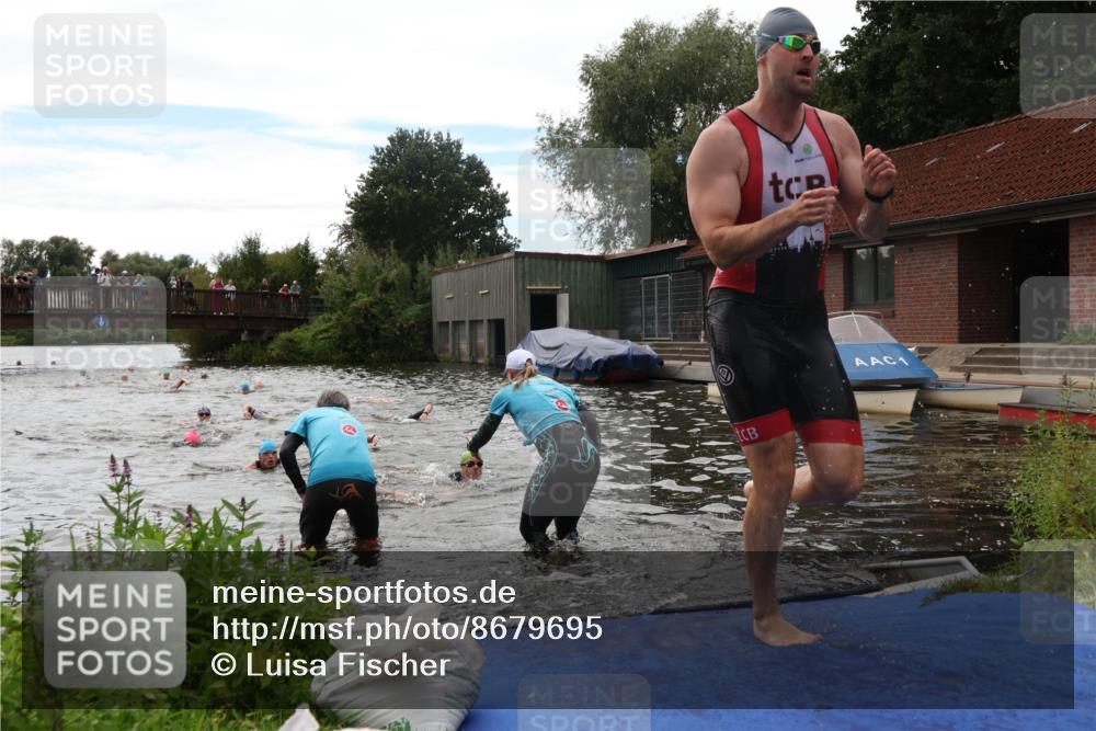 31.08.2025 - Elbe Triathlon Hamburg Luisa Fischer http://msf.ph/oto/8679695 31.08.2025 14:03:55 Schwimmen 131, 139, 147, 157, 163 meine-sportfotos.de