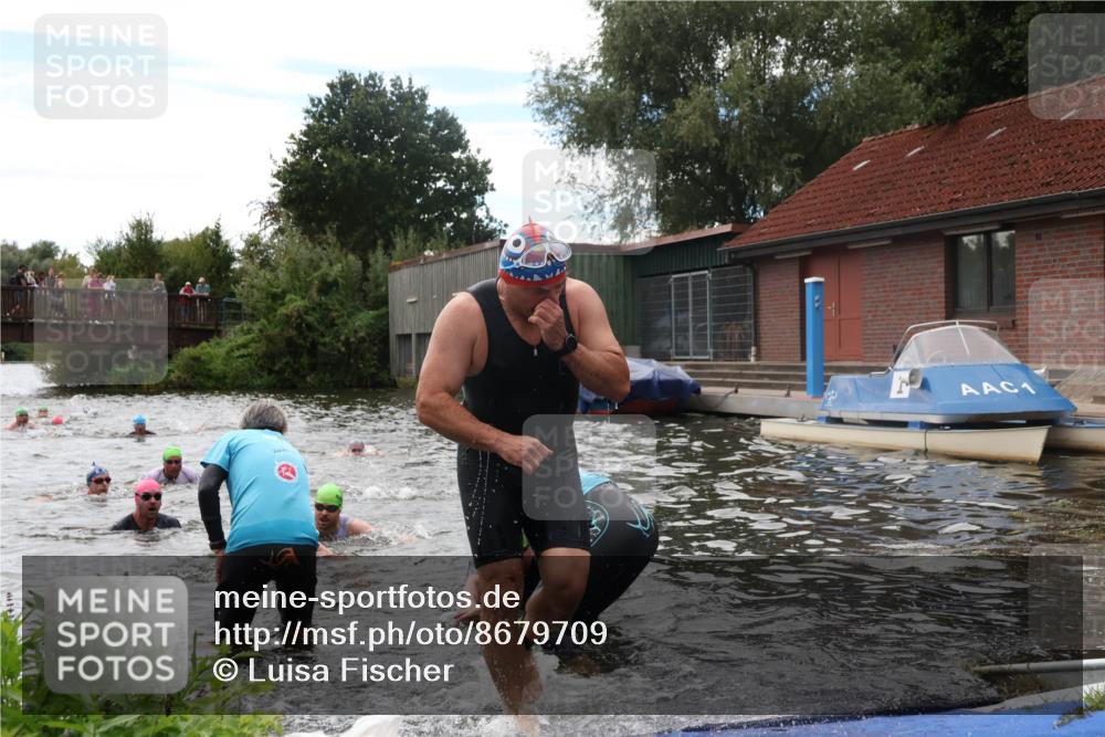 31.08.2025 - Elbe Triathlon Hamburg Luisa Fischer http://msf.ph/oto/8679709 31.08.2025 14:03:59 Schwimmen 131, 139, 145, 147, 157, 163 meine-sportfotos.de