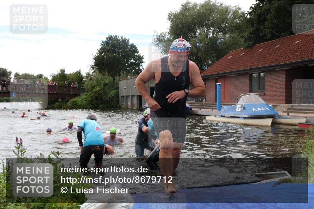 31.08.2025 - Elbe Triathlon Hamburg Luisa Fischer http://msf.ph/oto/8679712 31.08.2025 14:04:00 Schwimmen 131, 144, 145, 147, 157, 163 meine-sportfotos.de
