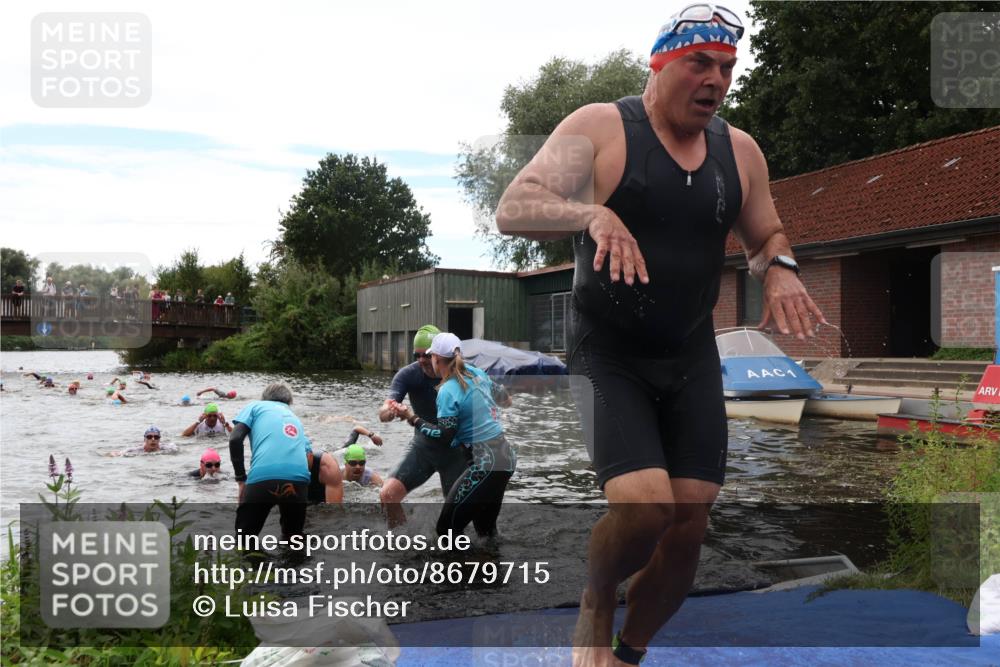 31.08.2025 - Elbe Triathlon Hamburg Luisa Fischer http://msf.ph/oto/8679715 31.08.2025 14:04:01 Schwimmen 131, 144, 145, 147, 157, 162, 163 meine-sportfotos.de