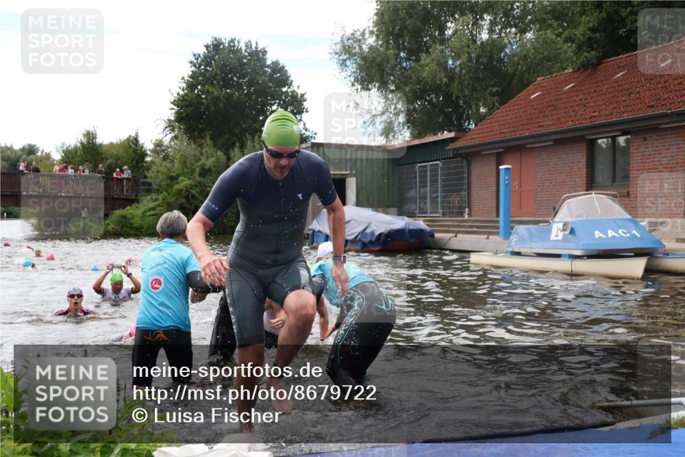 31.08.2025 - Elbe Triathlon Hamburg Luisa Fischer http://msf.ph/oto/8679722 31.08.2025 14:04:02 Schwimmen 131, 144, 145, 147, 157, 162, 163 meine-sportfotos.de