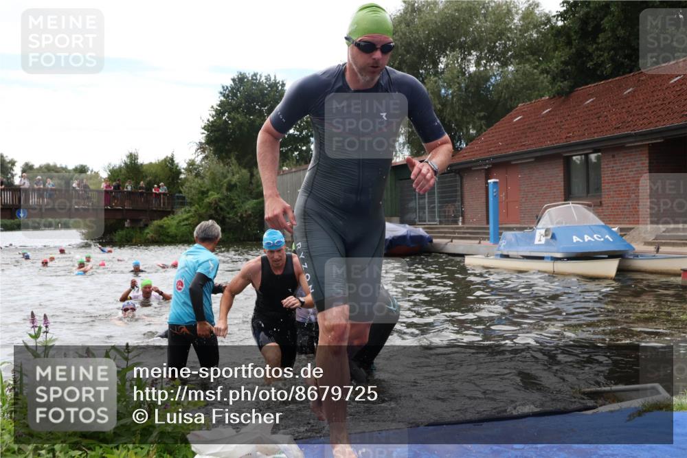 31.08.2025 - Elbe Triathlon Hamburg Luisa Fischer http://msf.ph/oto/8679725 31.08.2025 14:04:03 Schwimmen 131, 144, 145, 147, 157, 162, 163 meine-sportfotos.de