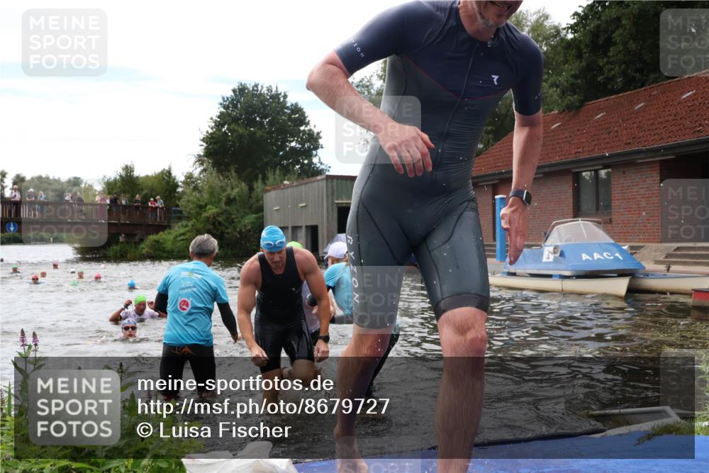 31.08.2025 - Elbe Triathlon Hamburg Luisa Fischer http://msf.ph/oto/8679727 31.08.2025 14:04:03 Schwimmen 131, 144, 145, 147, 157, 162, 163 meine-sportfotos.de