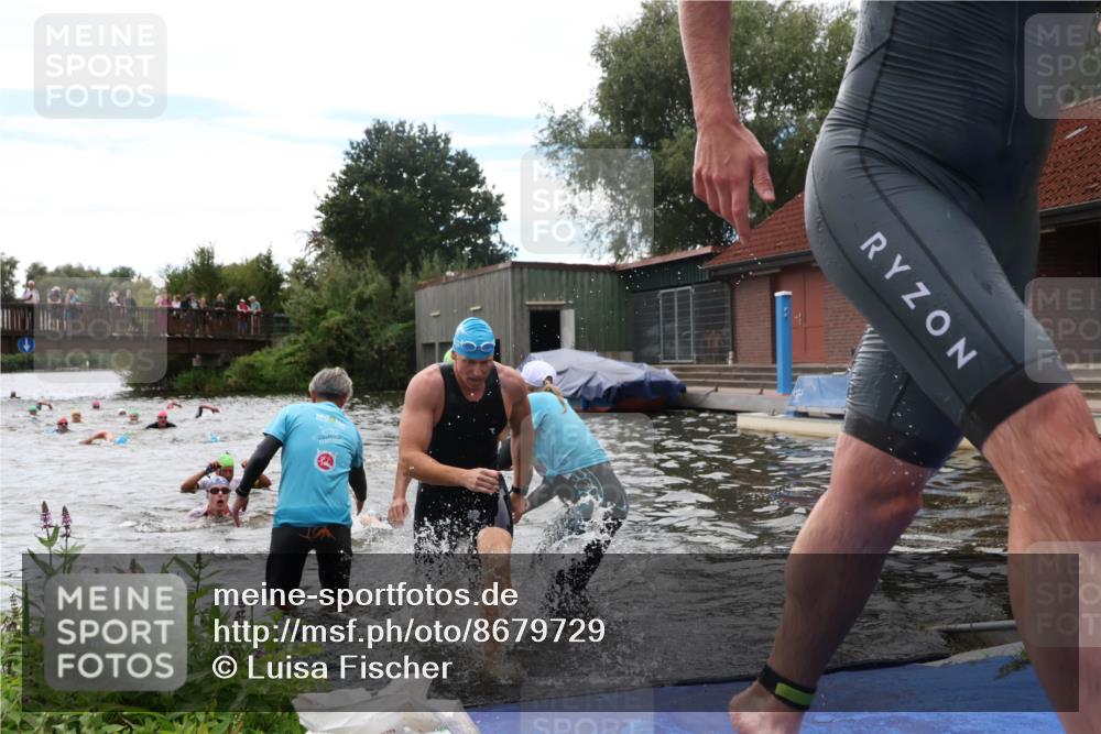 31.08.2025 - Elbe Triathlon Hamburg Luisa Fischer http://msf.ph/oto/8679729 31.08.2025 14:04:03 Schwimmen 131, 144, 145, 147, 157, 162, 163 meine-sportfotos.de