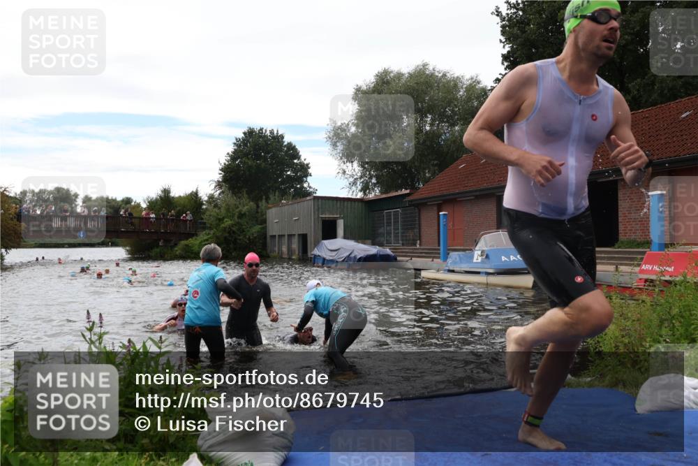 31.08.2025 - Elbe Triathlon Hamburg Luisa Fischer http://msf.ph/oto/8679745 31.08.2025 14:04:06 Schwimmen 144, 145, 147, 157, 162, 163, 164 meine-sportfotos.de