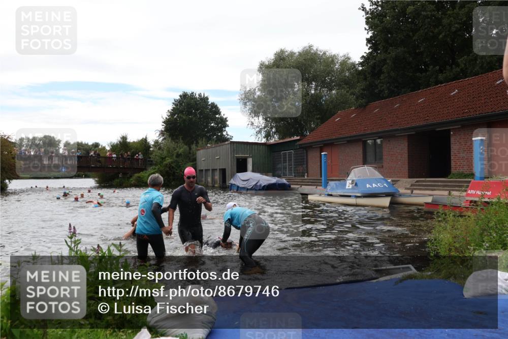 31.08.2025 - Elbe Triathlon Hamburg Luisa Fischer http://msf.ph/oto/8679746 31.08.2025 14:04:06 Schwimmen 144, 145, 147, 157, 162, 163, 164 meine-sportfotos.de