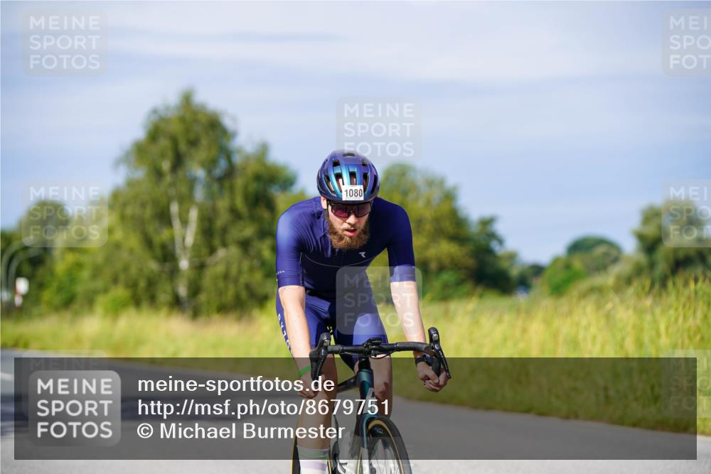 31.08.2025 - Elbe Triathlon Hamburg Michael Burmester http://msf.ph/oto/8679751 31.08.2025 10:39:50 Radfahren 964, 994, 1080, 1145 meine-sportfotos.de