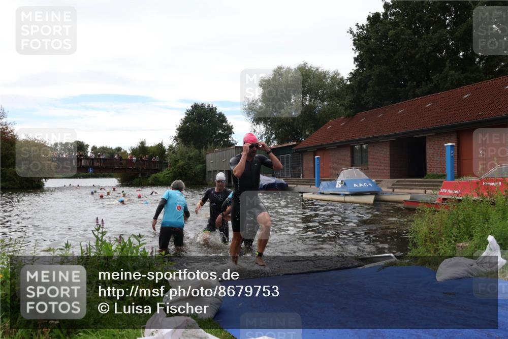 31.08.2025 - Elbe Triathlon Hamburg Luisa Fischer http://msf.ph/oto/8679753 31.08.2025 14:04:07 Schwimmen 144, 145, 147, 157, 162, 164 meine-sportfotos.de