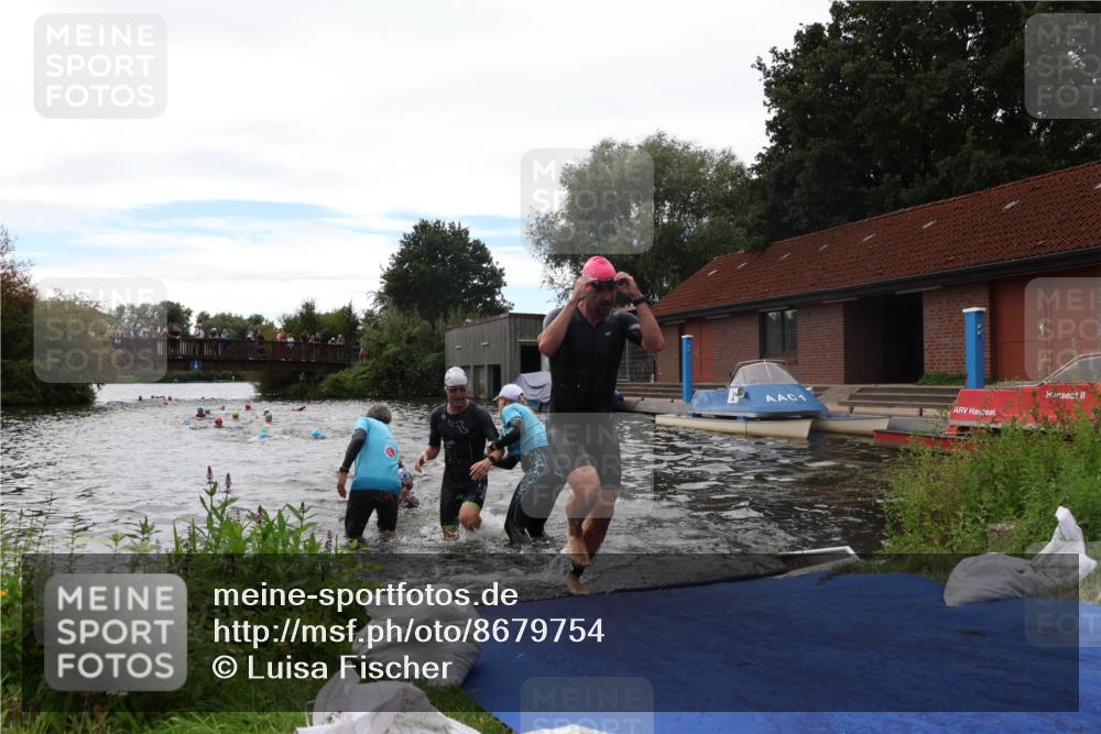 31.08.2025 - Elbe Triathlon Hamburg Luisa Fischer http://msf.ph/oto/8679754 31.08.2025 14:04:08 Schwimmen 144, 145, 147, 151, 157, 162, 164 meine-sportfotos.de