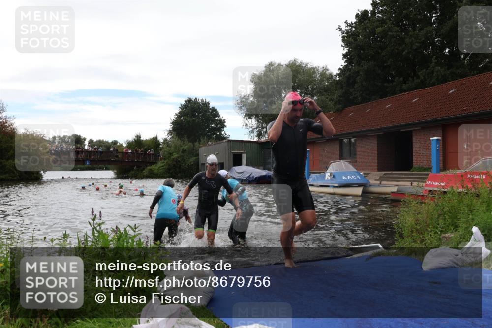 31.08.2025 - Elbe Triathlon Hamburg Luisa Fischer http://msf.ph/oto/8679756 31.08.2025 14:04:08 Schwimmen 144, 145, 147, 151, 157, 162, 164 meine-sportfotos.de