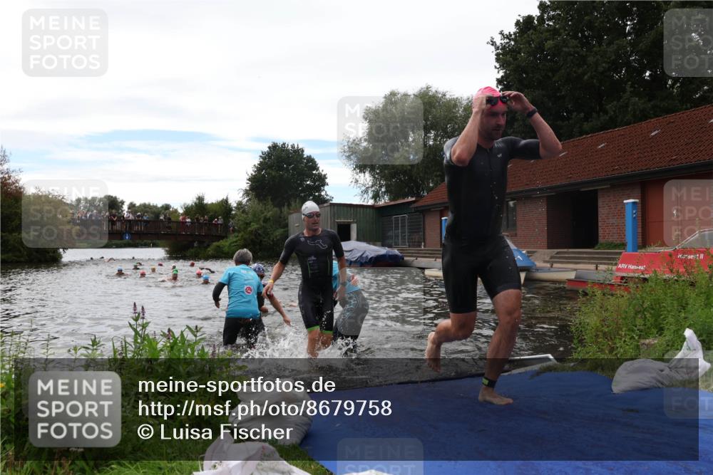 31.08.2025 - Elbe Triathlon Hamburg Luisa Fischer http://msf.ph/oto/8679758 31.08.2025 14:04:08 Schwimmen 144, 145, 147, 151, 157, 162, 164 meine-sportfotos.de