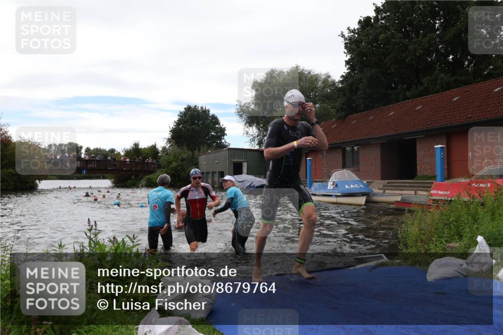 31.08.2025 - Elbe Triathlon Hamburg Luisa Fischer http://msf.ph/oto/8679764 31.08.2025 14:04:09 Schwimmen 144, 145, 147, 151, 162, 164 meine-sportfotos.de
