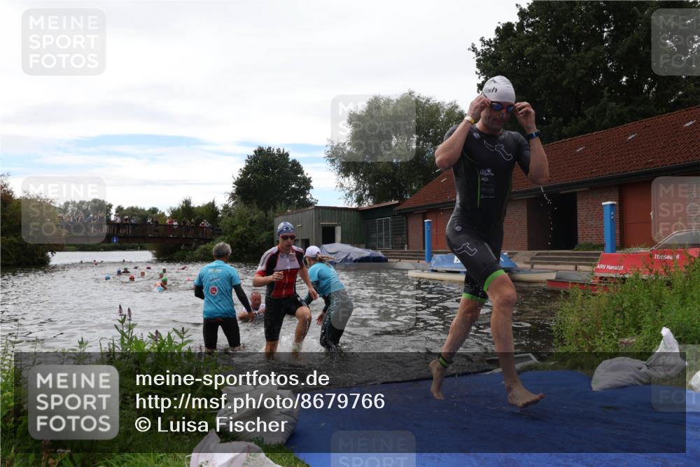 31.08.2025 - Elbe Triathlon Hamburg Luisa Fischer http://msf.ph/oto/8679766 31.08.2025 14:04:10 Schwimmen 144, 145, 151, 162, 164 meine-sportfotos.de