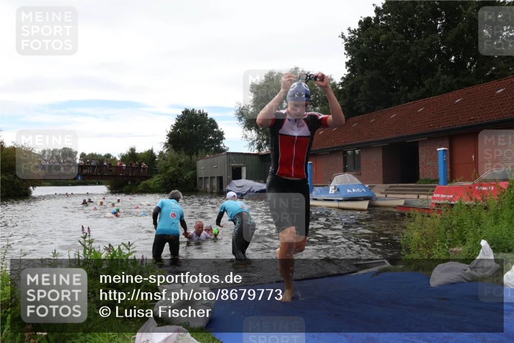 31.08.2025 - Elbe Triathlon Hamburg Luisa Fischer http://msf.ph/oto/8679773 31.08.2025 14:04:11 Schwimmen 144, 145, 151, 162, 164 meine-sportfotos.de