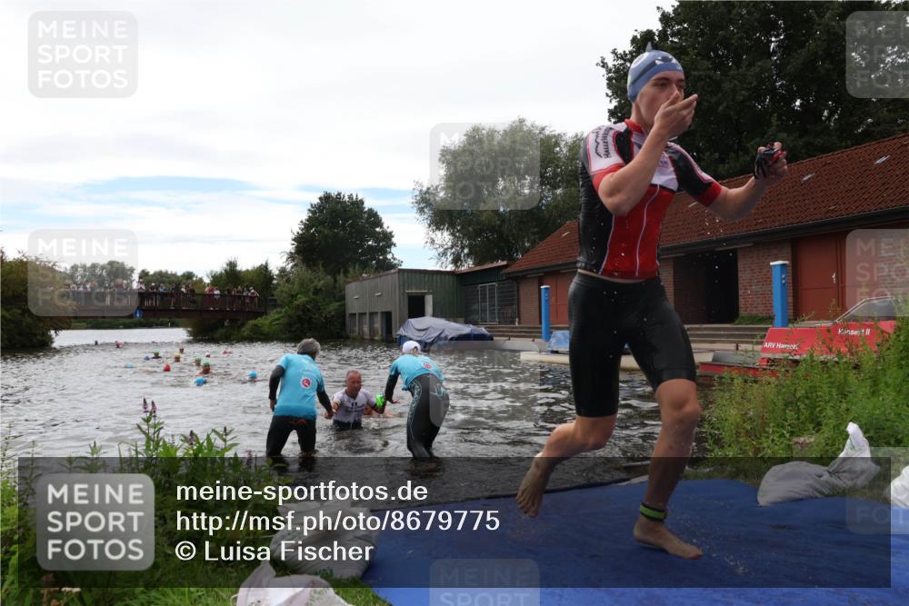 31.08.2025 - Elbe Triathlon Hamburg Luisa Fischer http://msf.ph/oto/8679775 31.08.2025 14:04:11 Schwimmen 144, 145, 151, 162, 164 meine-sportfotos.de
