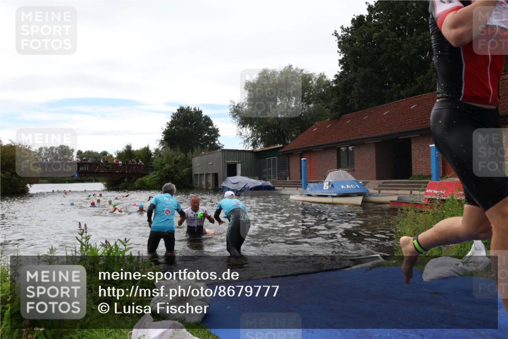 31.08.2025 - Elbe Triathlon Hamburg Luisa Fischer http://msf.ph/oto/8679777 31.08.2025 14:04:12 Schwimmen 144, 145, 151, 162, 164 meine-sportfotos.de