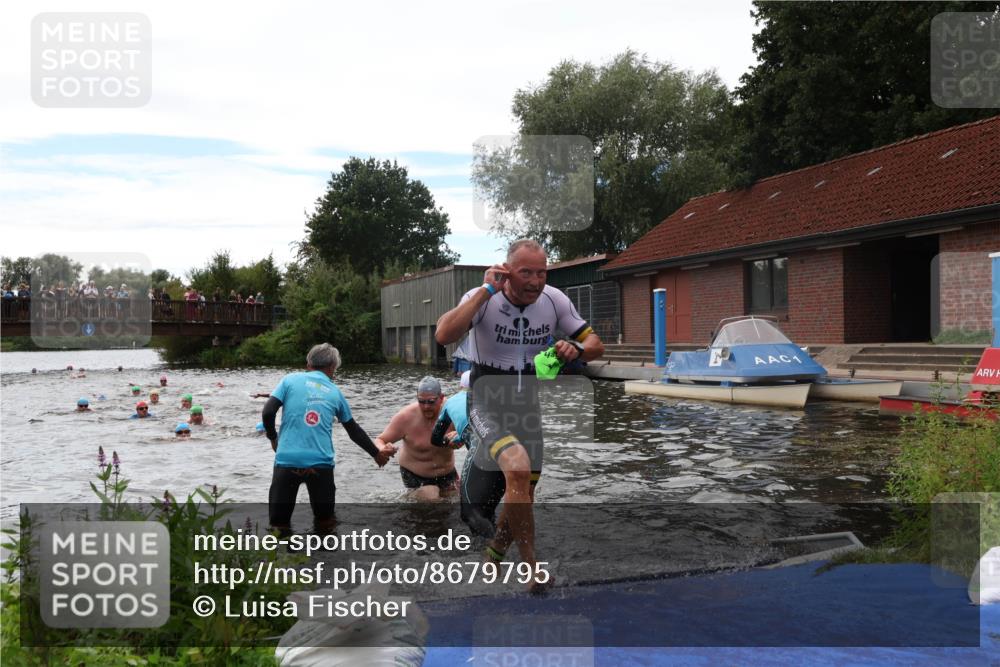 31.08.2025 - Elbe Triathlon Hamburg Luisa Fischer http://msf.ph/oto/8679795 31.08.2025 14:04:15 Schwimmen 151, 162, 164 meine-sportfotos.de